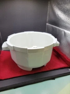 Nordic Ware 2.5 qt Microwave Tender Pressure Cooker Replacement Part Base Bowl - Picture 1 of 13