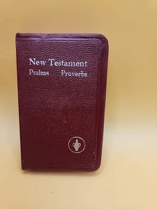 Small Pocket Bible 3x5 inch New Testament Psalms Proverbs Publication 1969 - Bild 1 von 4