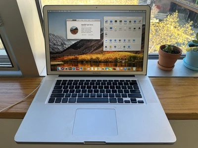 2010 macbook pro 15" 4gb ram 500gb hdd - Image 1 of 4