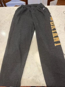 Bryant University Champion Hose Größe M (8-10) — sportlich, bequem & stylisch - Bild 1 von 4