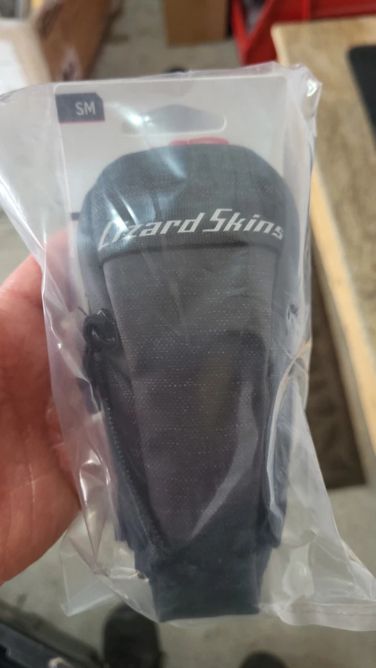 Lizard Skins Micro Cache Saddle Bag Small Jet Black Water Resistant Bike Bag - Image 1 of 3