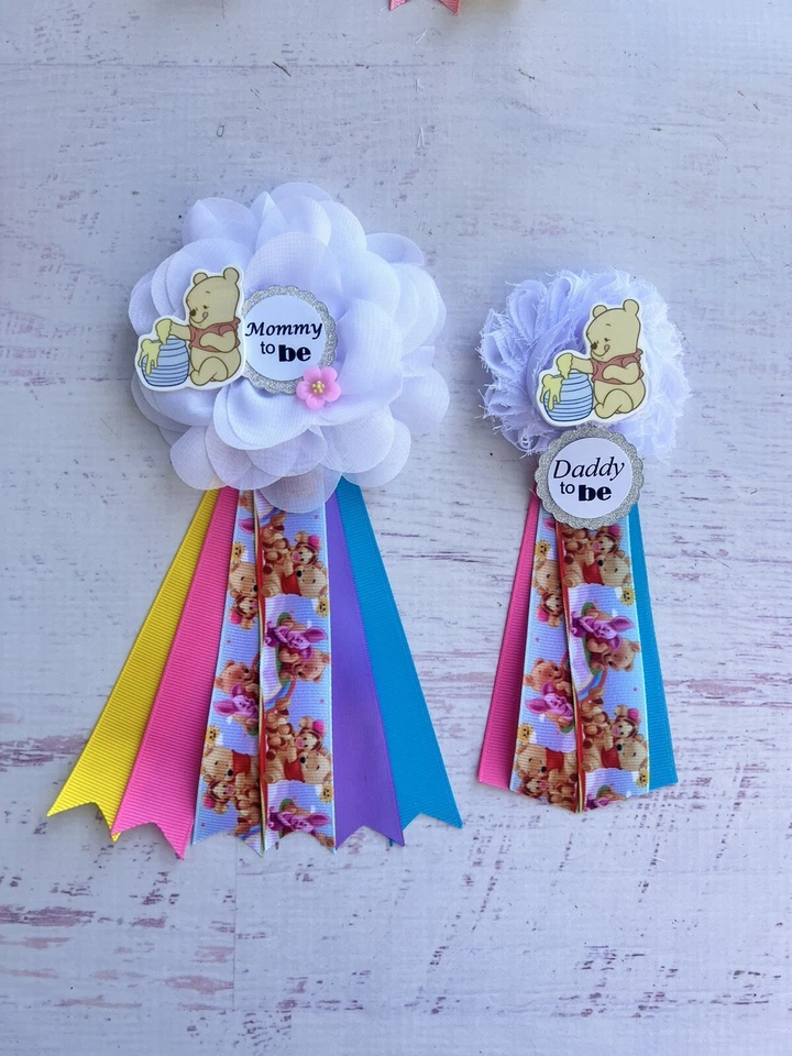 Ramillete Winnie The Pooh Baby Shower, prendedores de baby shower para mamá y papá Foto 1 de 1