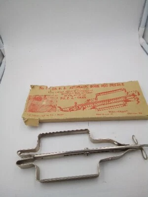 No. 3 SO. E.Z. Automatic Hook Rug Needle 1939 Wonderart  Includes Box  - Image 1 of 4