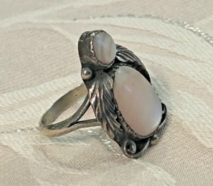 Vintage 925 Sterling Silver Ring Mother of Pearl Size 6.5 Native American Navajo - Picture 1 of 7