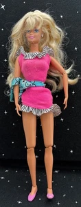 Bambola Barbie Mattel vintage con vestito, cintura, scarpe e orecchini capelli lunghi biondi Cina - Foto 1 di 11