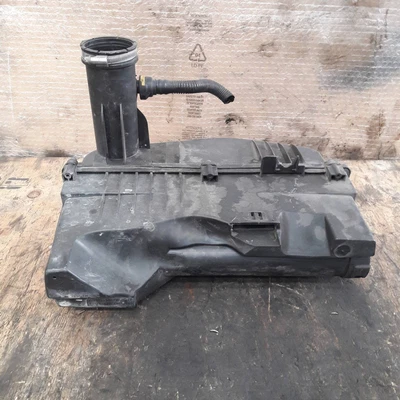 1420P9 Filtre à air compl.  CITROEN C3 PLURIEL 1.4 Cbr 2p/b/1360cc - Photo 1/4