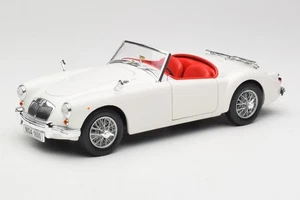 08455 MGA Roadster Old English White Revell 1/18 - Picture 1 of 8