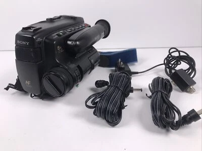 Sony Handycam CCD-TR6 Black Autofocus Video8 8x Optical Zoom Camcorder For Parts - Image 1 of 4
