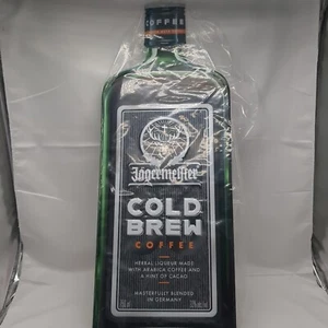 Jägermeister Cold Brew Kaffee Schild Blech Metall Bar Pub Mann Höhle Wand 24"x9" Neu - Bild 1 von 1