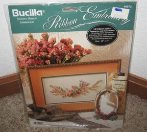 KIT DE BORDADO DE CINTA BUCILLA~~ SPRAY VICTORIANO #40972~NIP~DE LOTE ANTIGUO - Imagen 1 de 2