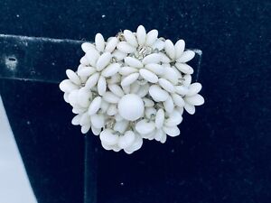 VTG. MIRIAM HASKELL WHITE BEADED SILVER TONE FLOWERS BROOCH 366