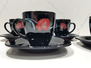 4 juegos de tazas y platillos de café de amapola de vidrio negro Arcoroc France Pavot - Imagen 1 de 11