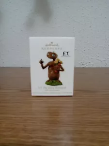 Hallmark E.T. The Extra-Terrestrial 40th Anniversary Ornament 2022 Light Sound - Picture 1 of 3
