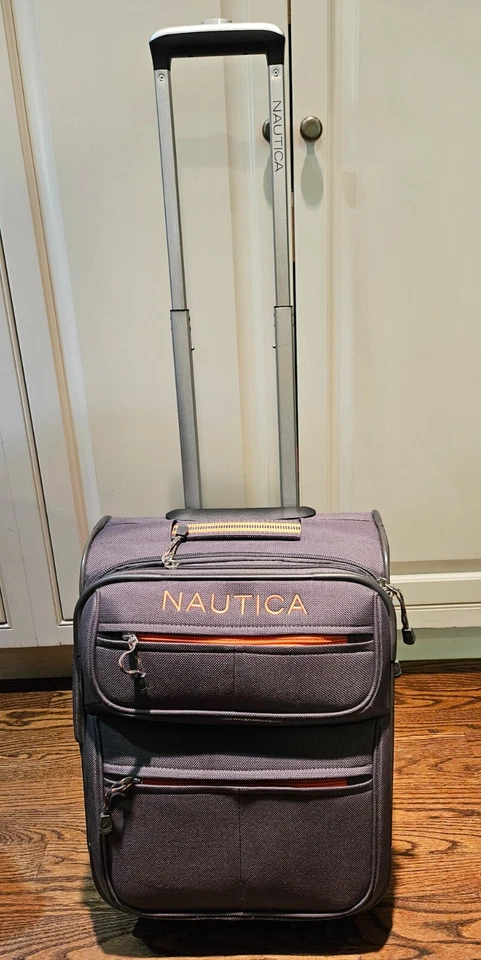 Nautica 过夜旅行行李箱 - 2 轮,伸缩手柄,可扩展 — 第 1/4 张图片