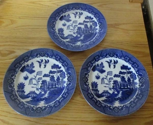 3 Blue Willow Pattern Blue & White 9 1/8" Dinner Plates Made In Japan Vintage - Picture 1 of 5