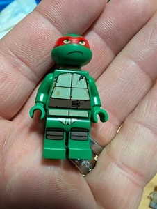 LEGO Teenage Mutant Ninja Turtles Minifigure Raphael (Genuine) - Picture 1 of 2
