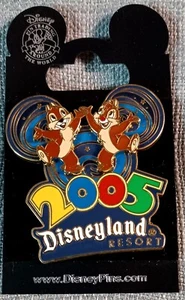 Official Disney Pin - 2005 Dated Disneyland Resort - Chip and Dale - Picture 1 of 1