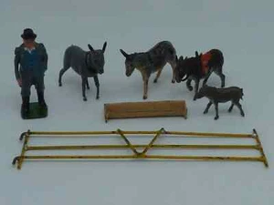 Lot d'anciens soldats en métal Britains La ferme FERMIER ET ANES Réf.FE19 - Picture 1 of 7