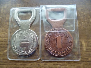 2 Stück Flaschenöffner Sparkasse Maria Theresia Metall und 1 Pfennig je ca. 9 cm - Bild 1 von 3