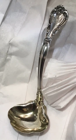 CHANTILLY- Gorham (Lion-Anchor-G) Sterling- Solid Gravy Ladle- Pat mark. 6 7/8" Cover