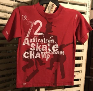 NWT~BOUTIQUE~WES AND WILLY~SKATEBOARD~AUSTRALIAN~CHAMP~BOARDING~SKATE~TEE~ - Picture 1 of 5