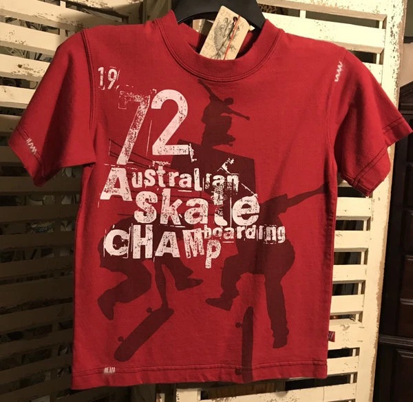 NWT~BOUTIQUE~WES AND WILLY~SKATEBOARD~AUSTRALIAN~CHAMP~BOARDING~SKATE~TEE~ - Image 1 of 1