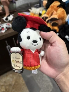Hallmark Itty Bitty Bittys 5 Zoll ABSCHLUSSGESCHENK MICKEY MOUSE Disney Plüschtier Neu mit Etikett - Bild 1 von 2