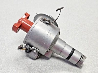 NICE USED ORIGINAL PORSCHE 912 BOSCH JFUR4 0231115061 IGNITION DISTRIBUTOR 803 - Image 1 of 4