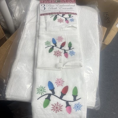 JUEGO DE TOALLAS DE NAVIDAD DE 3 PIEZAS HERMOSAS LUCES DE NAVIDAD NUEVO DISEÑO IMPRESIONANTE Foto 1 de 3