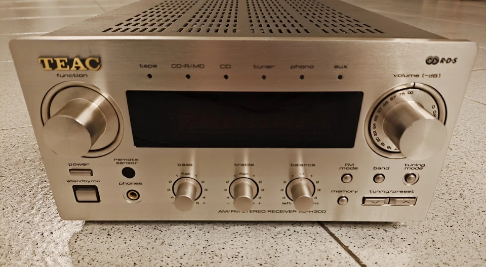 Sintoamplificatore Teac ag-h300 Con Phono Input - Immagine 1 di 4