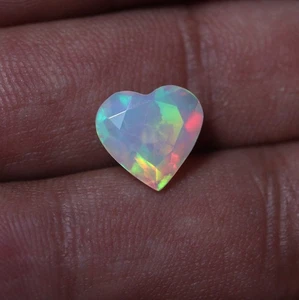 Corazón facetado ópalo etíope verde amarillo fuego AAA natural 1,9 quilates 10,4 x 11 mm - Imagen 1 de 11