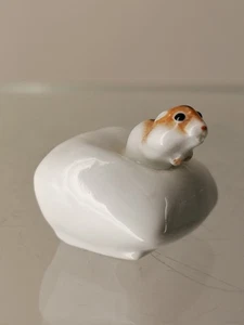 Meissen Figur Hamster auf Kissen 1. Wahl Miniatur Entw.: Jörg Danielczyk - Picture 1 of 6