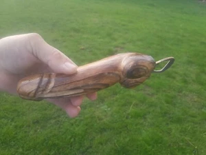 XXL ABRIDOR DE BOTELLAS PENE TALLADO A MANO - (CUMPLEAÑOS / GALLINA / SECRETA SANTA) - Imagen 1 de 2