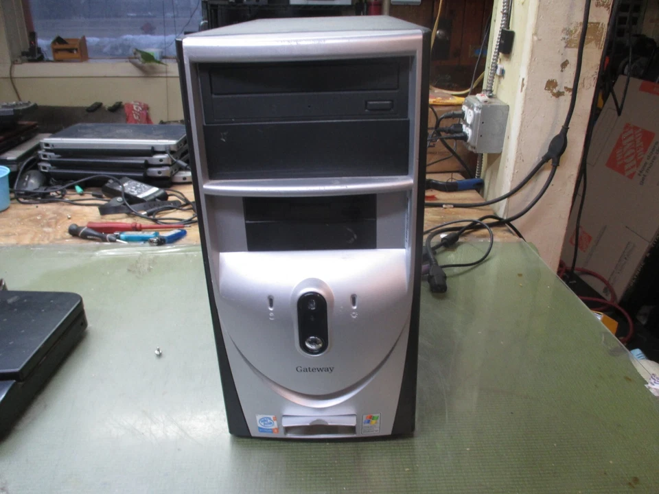 gateway pentium 4 2.6ghz 512mb ram no hard drive, - Image 1 of 4