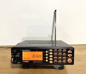 Uniden BCT8 NASCAR Bearcat TrunkTracker III Scanner - Zdjęcie 1 z 10