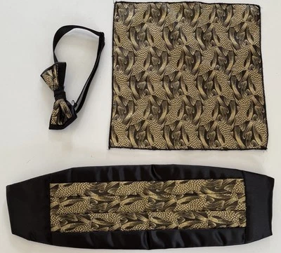 JUEGO DE 3 PAJARITAS, PAÑUELOS Y FAJARITAS NEGRAS/DORADAS PARA HOMBRE Foto 1 de 3