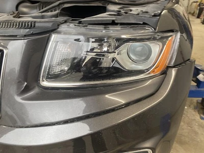 Conjunto de faros izquierdos usados se adapta a: Jeep Grand Cherokee Laredo 2016 cuádruple halógeno Foto 1 de 4