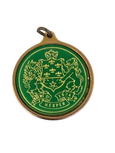 Mardi Gras Pendant/Charm/ Doubloon Krewe of Hesper 1974 Gold & Green Enamel - Picture 1 of 5