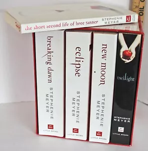 The Twilight Saga Book Series In Box 5 Paperback 2012 Stephanie Meyer - Picture 1 of 6