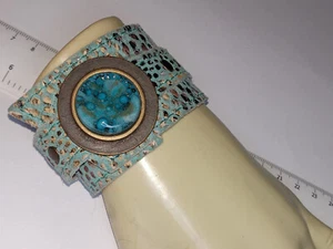 CRISTALIDA TURQUOISE LEATHER BRASS GLASS WRAP SNAP BRACELET 1  9/16 X 7 1/4" - Picture 1 of 5