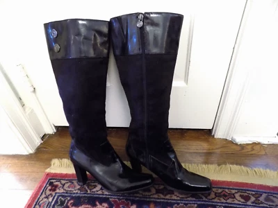 Botas negras hasta la rodilla Etienne Aigner Becky charol gamuza 3" tacones talla 8 logotipo negro Foto 1 de 4
