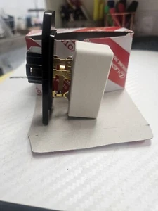 Toyota Land Cruiser 1991-1997 Genuine HVAC Blower Motor Resistor 87138-60220 - Picture 1 of 5
