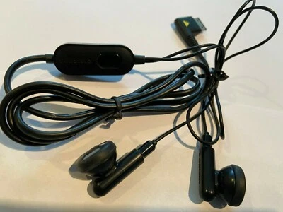 Samsung SGH-F480 Original Stereo Headset AAEP407SBE in Black. Brand New & Sealed - Image 1 of 3