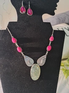 Natual Prehnite Green Stone necklace Only 18" - Picture 1 of 2