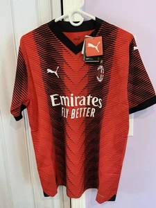 Puma Stadium AC MILAN Heimtrikot 23/24 rot/schwarz, Größe M Neu mit Etikett - Bild 1 von 10