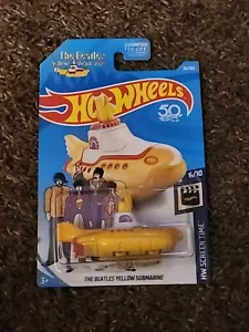 2017 Hot Wheels THE BEATLES YELLOW SUBMARINE - Picture 1 of 2