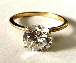 14K Solid Yellow Gold Round Shape Clear Stone Ladies Engagement Ring Size 7 - Picture 1 of 12