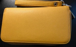 new Large Yellow Leather wallet, with many compartments, Clutch wrist strap - Picture 1 of 8
