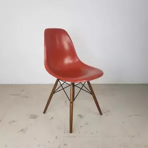 EAMES DSW CHAIR HERMAN MILLER NUSSBAUM DÜBELBASIS 50er 60er TERRAKOTTA - Bild 1 von 5