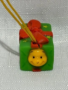 Disney Tomy Yujin Danglers Winnie The Pooh Peek A Pooh Charm Figurine - Picture 1 of 2